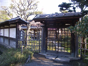 芳梅亭